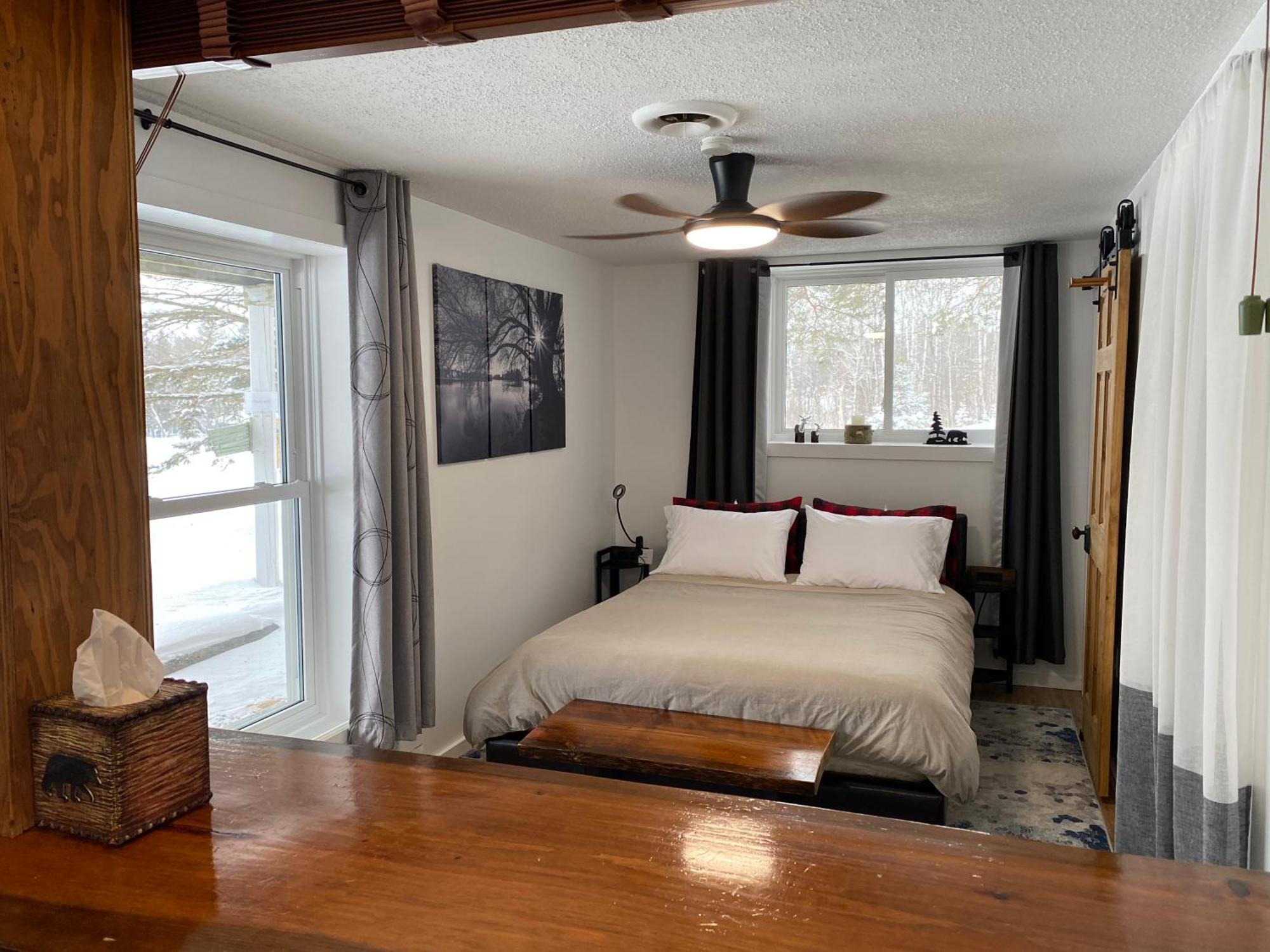 Our Place Up North Bnb Хънтсвил Екстериор снимка