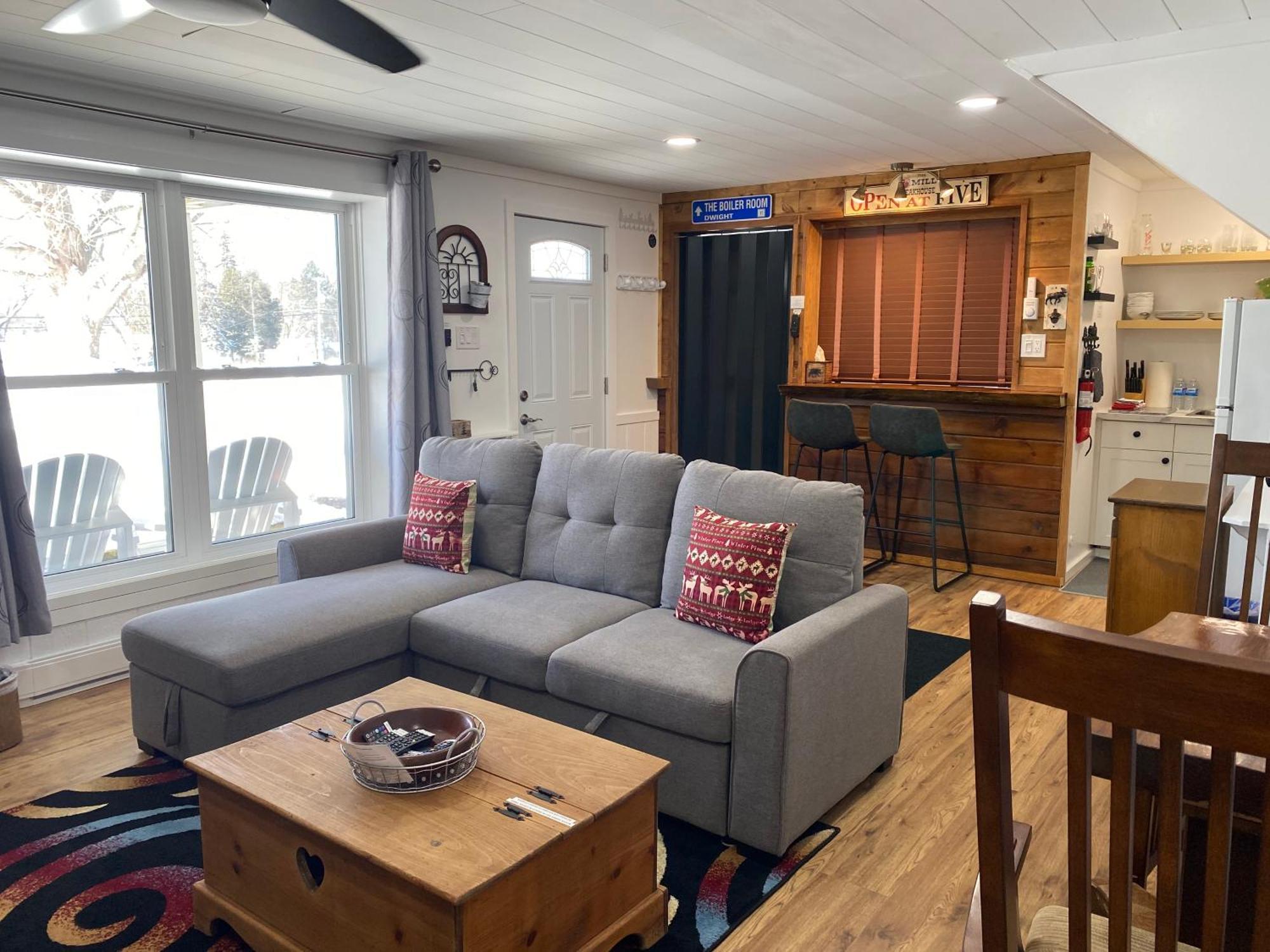 Our Place Up North Bnb Хънтсвил Екстериор снимка