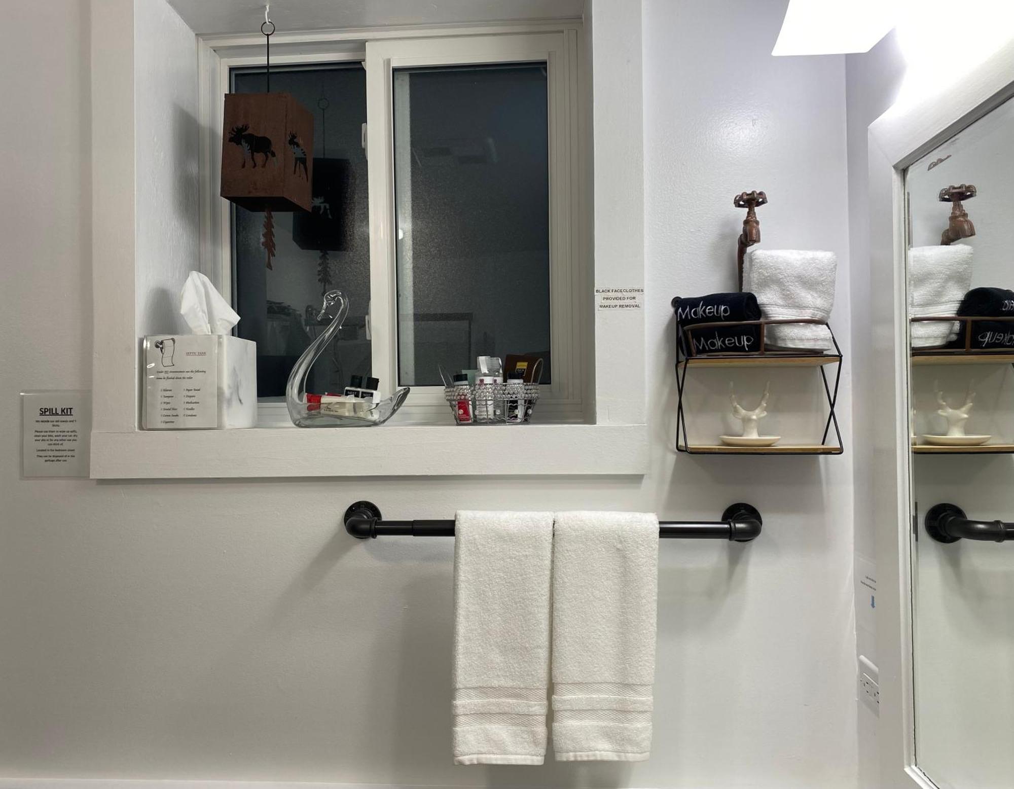 Our Place Up North Bnb Хънтсвил Екстериор снимка